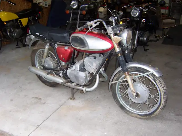 Vintage RARE  Classic 1968 Bridgestone 350 GTR  Motorcycles in Motorcycle Parts & Accessories in North Bay - Image 3
