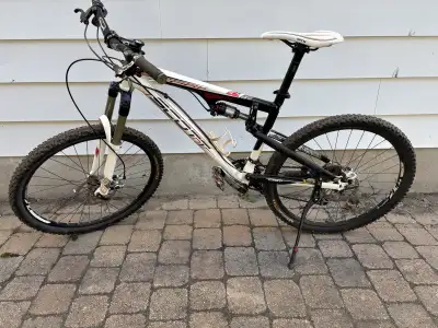 Scott Spark 50 - Dual suspension - 26-inch wheels - Shimano Derailleur - 27 Speed - Disk brakes Was...