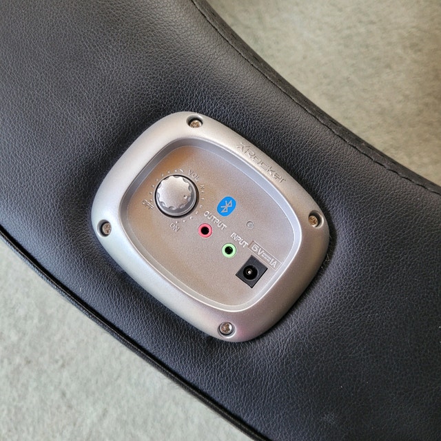 Bluetooth X Rocker gaming chair Chairs & Recliners Cornwall Kijiji