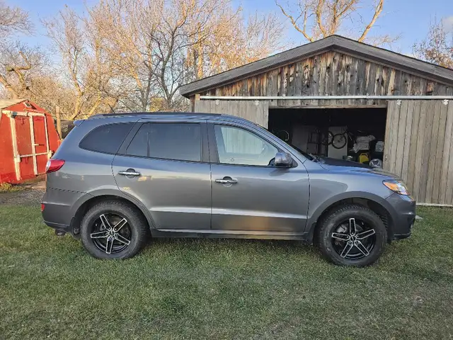 Santa Fe - Ready to go in Cars & Trucks in Regina - Image 2
