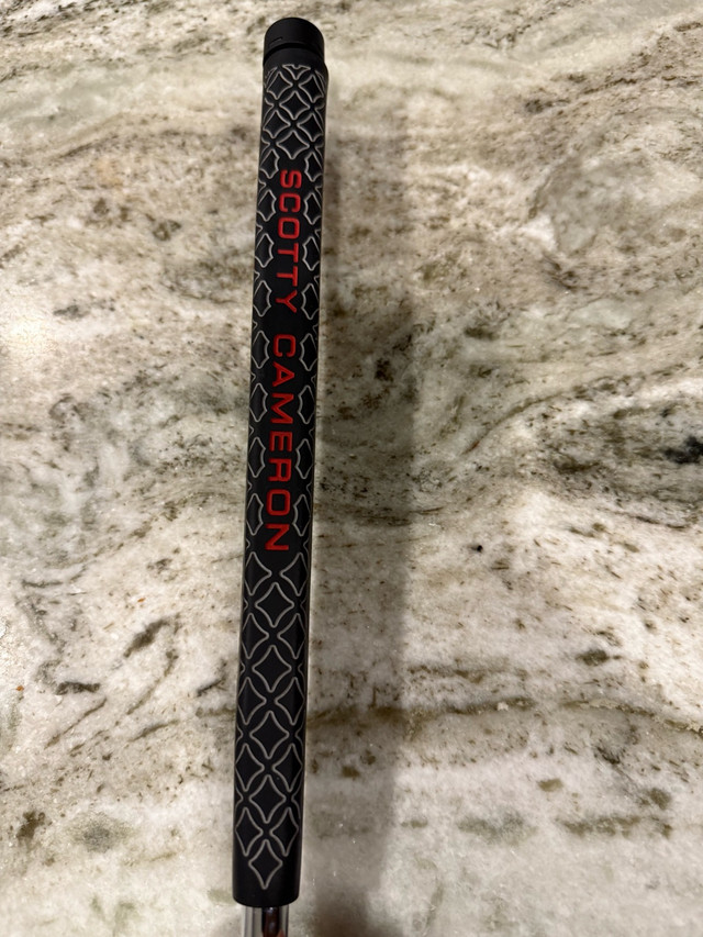 SCOTTY CAMERON NEWPORT 2 RH 31” PUTTER in Golf in Edmonton - Image 4
