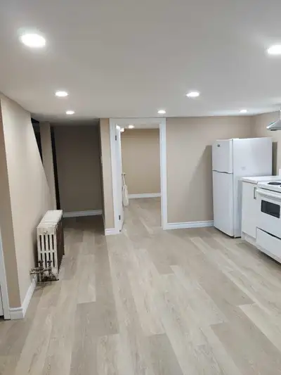 Room for Rent in 2BHK Basement – Near Yonge & Lawrence