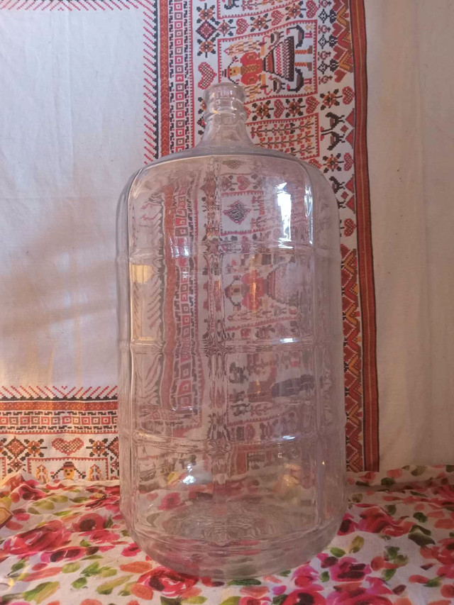 6 gal Itallian glass Carboy Bottle in Other in City of Halifax - Image 2