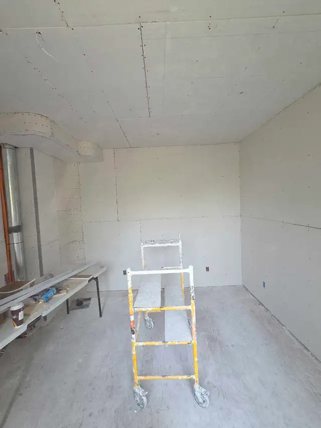 Drywall/Framing/mudding/Taping available for work415732464720947200