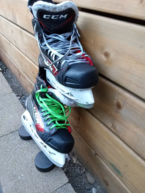 ccm jetspeed ft460 senior hockey skates sz.8.5 skate $80 Width D in Hockey in City of Toronto - Image 7