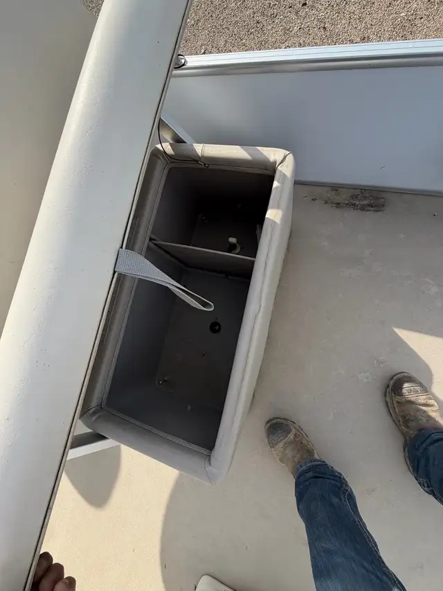 2018 Sunchaser Oasis 818KPH Pontoon in Powerboats & Motorboats in Regina - Image 10