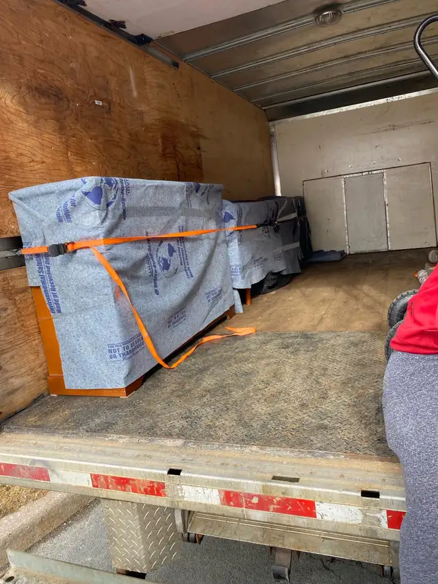 Moving/ delivery/truck/trailer/ all available 16ft/20ft/26ft/62863715826563124