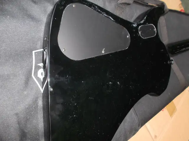 Peavey Void IV bass guitar in Guitars in Sherbrooke - Image 6