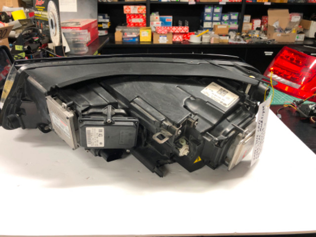 2014-2018 VW Touareg right side headlight in Auto Body Parts in Mississauga / Peel Region - Image 2