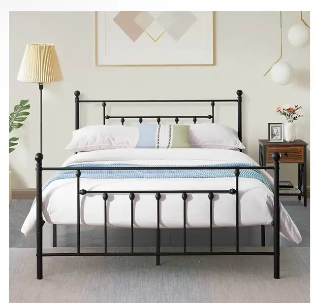 queen size bed and mattress in Beds & Mattresses in City of Montréal - Image 2
