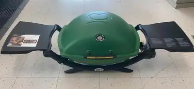 ((Brand New / Never Use)) ****Limited Edition**** - Propane gas Grill - Built in thermometer - Stain...