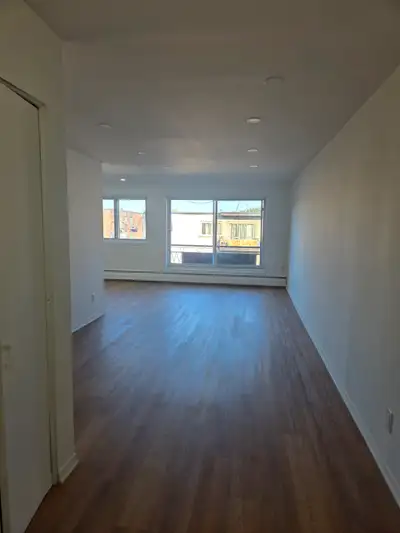 APARTMENT FOR RENT IN VILLE SAINT-LAURENT ✨ Renovated 2 Bedroom Apartment – $1700/month ✨ Bright and...