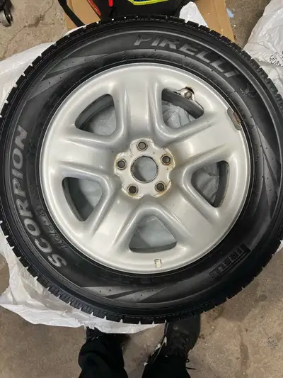 Pirelli scorpion winter tires Very good condition Came off a Toyota Highlander