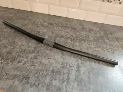 31.8 clamp size 700 mm wide uncut alloy handlebar. More bike parts and clothing available, Moving sa...