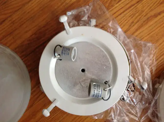 2- 12"D  Ceiling lights glass top- $5 each in Indoor Lighting & Fans in Oakville / Halton Region - Image 3
