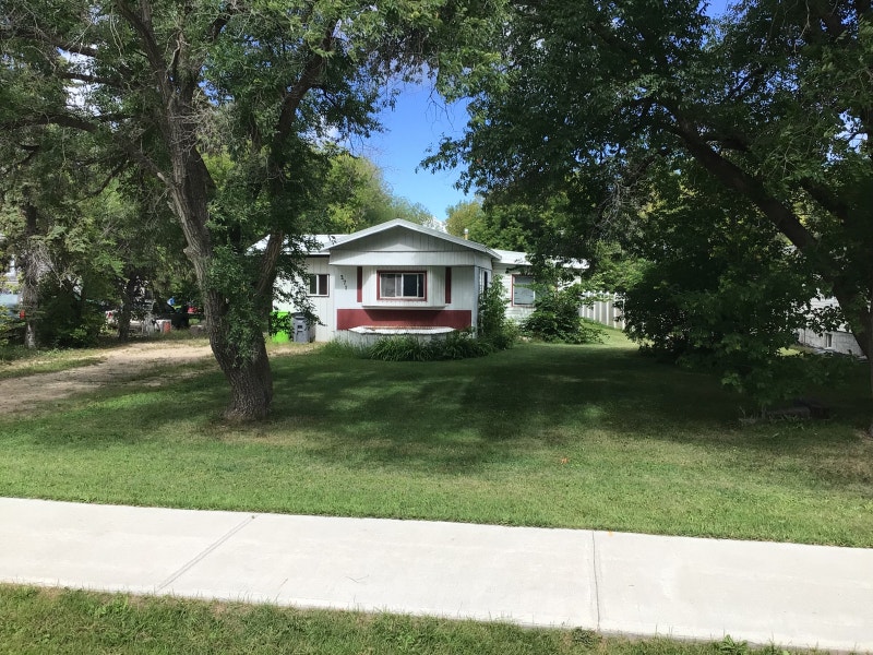 1400 square foot house for rent in Ste Anne MB. Long Term Rentals