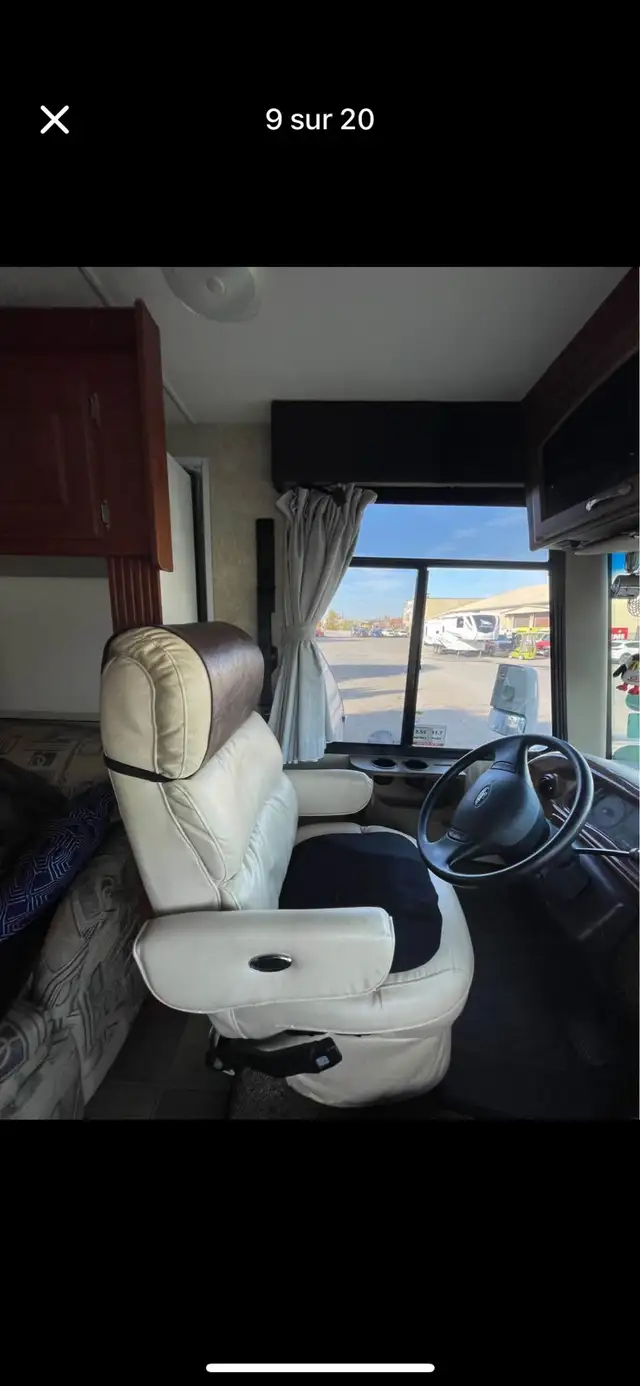 Motorisé Classe A, 31 pieds in RVs & Motorhomes in Granby - Image 4