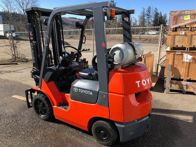 TOYOTA FORKLIFT - 5000 LB in Heavy Equipment in Quesnel - Image 2