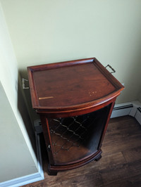 Wine cabinet with tray top