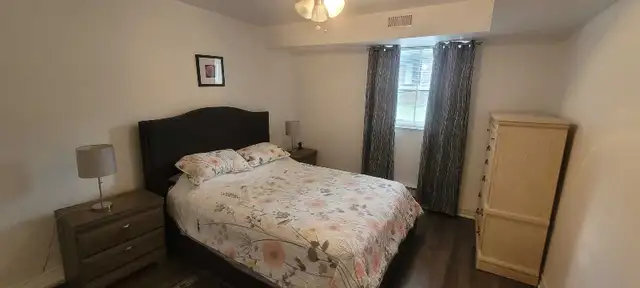 Lakefront Cottage by Lake Scugog in Ontario in Canada - Image 6