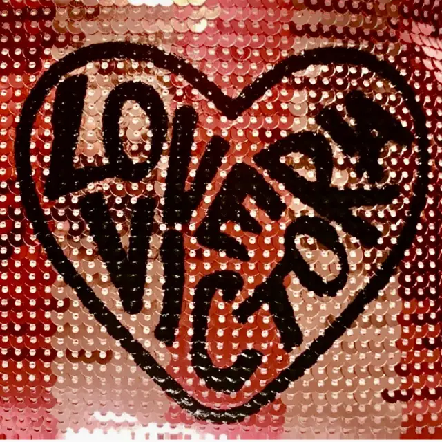 Victoria's Secret Love Red & PinkSequins Cosmetic Bag  (NWOT) in Women's - Bags & Wallets in Oakville / Halton Region - Image 4
