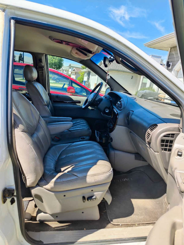 2000 Chrysler Town and Country in Cars & Trucks in Red Deer - Image 3