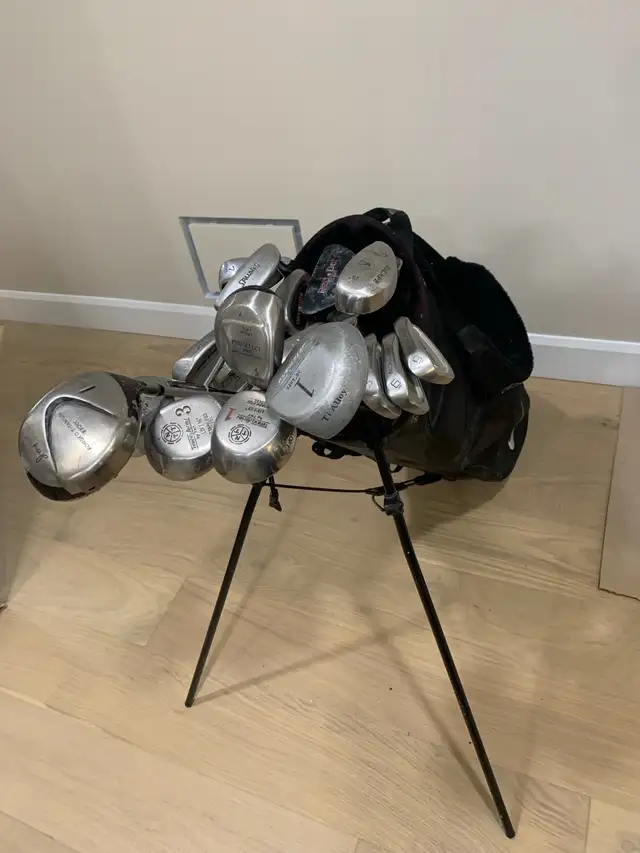 Golf Clubs and Bag in Golf in Ottawa - Image 2