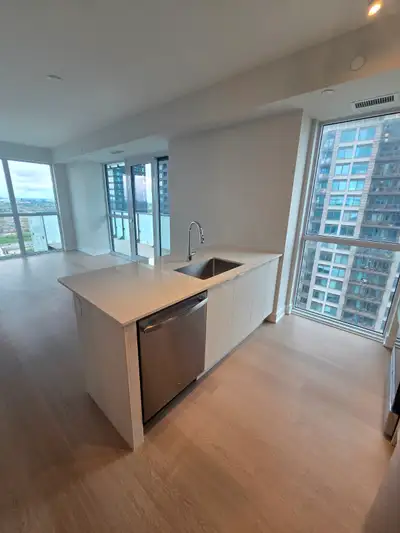 Brand New 2 Bed + Den Condo in City Centre Mississauga for Lease