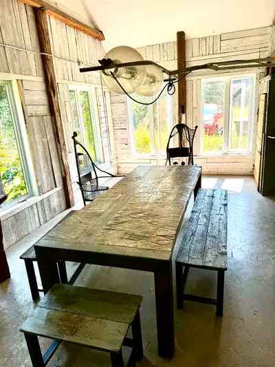 Maison d’art zonage commercial avec atelier ou rangement pour personnes ouvertes d’esprit