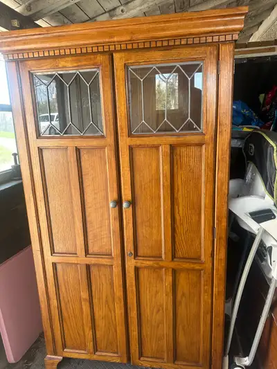 Have a beautiful old oak computer desk cabinet looking to make room and want it gone 200 $ obo thank...