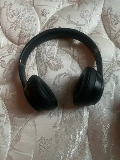 Black Beats solo 3s , View more