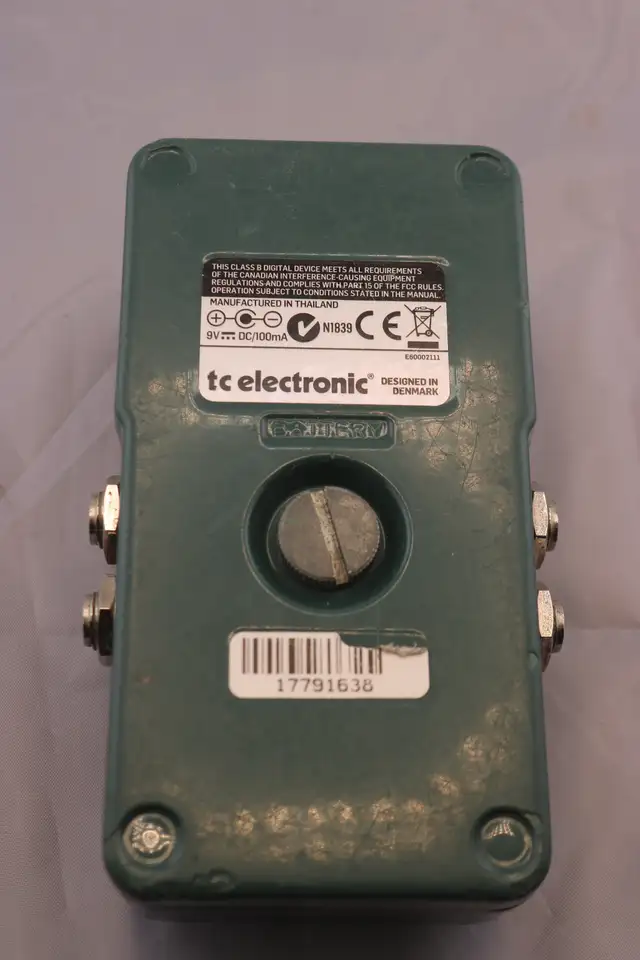 TC Electronic Viscous Vibe Pedal (41985-1) in Amps & Pedals in City of Halifax - Image 6