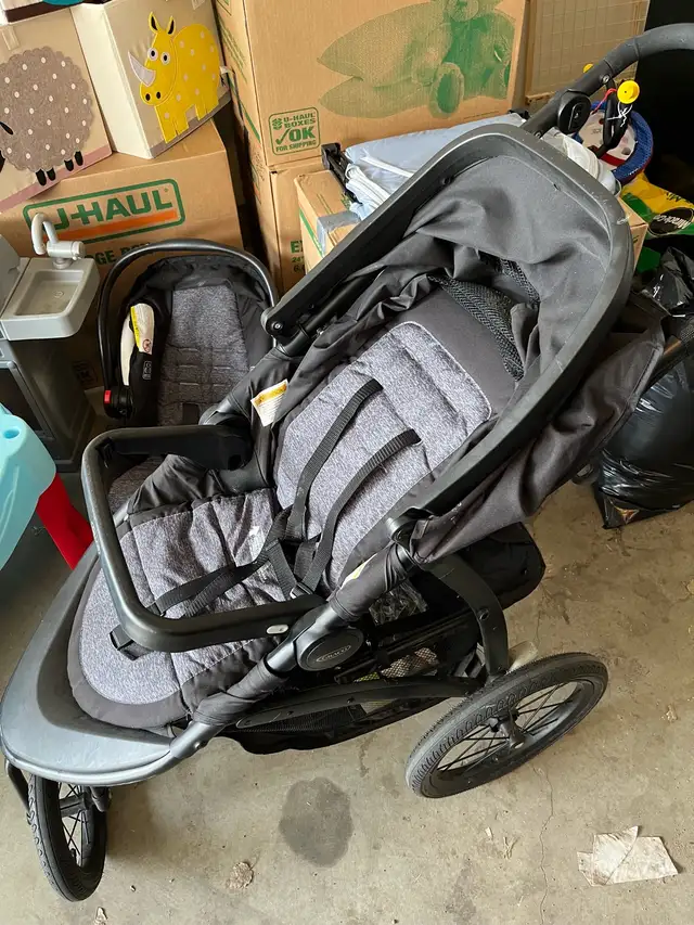stroller  in Strollers, Carriers & Car Seats in Edmonton - Image 2