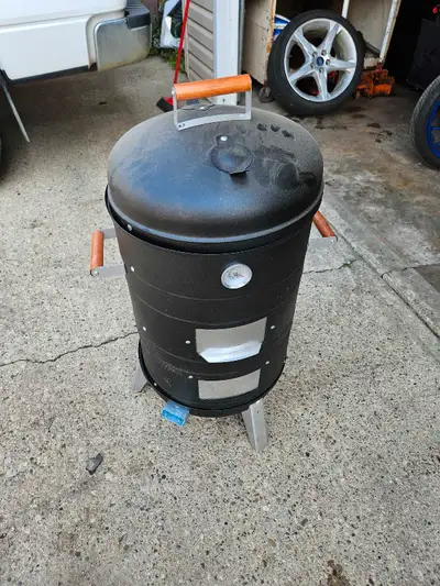 Electric water smoker grill