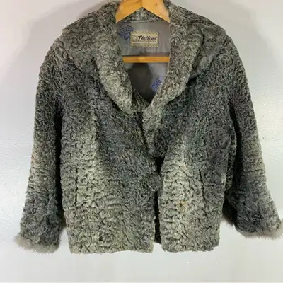 Vintage fur coat / femme, View more