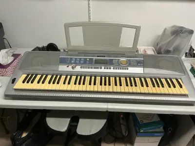 piano électronique , View more