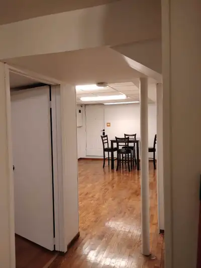 Bright & Private Basement Suite – Ideal for Working Professional