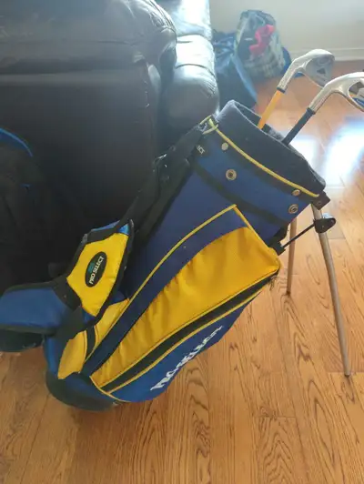 25' bag and 30' clubs ( left handed)
