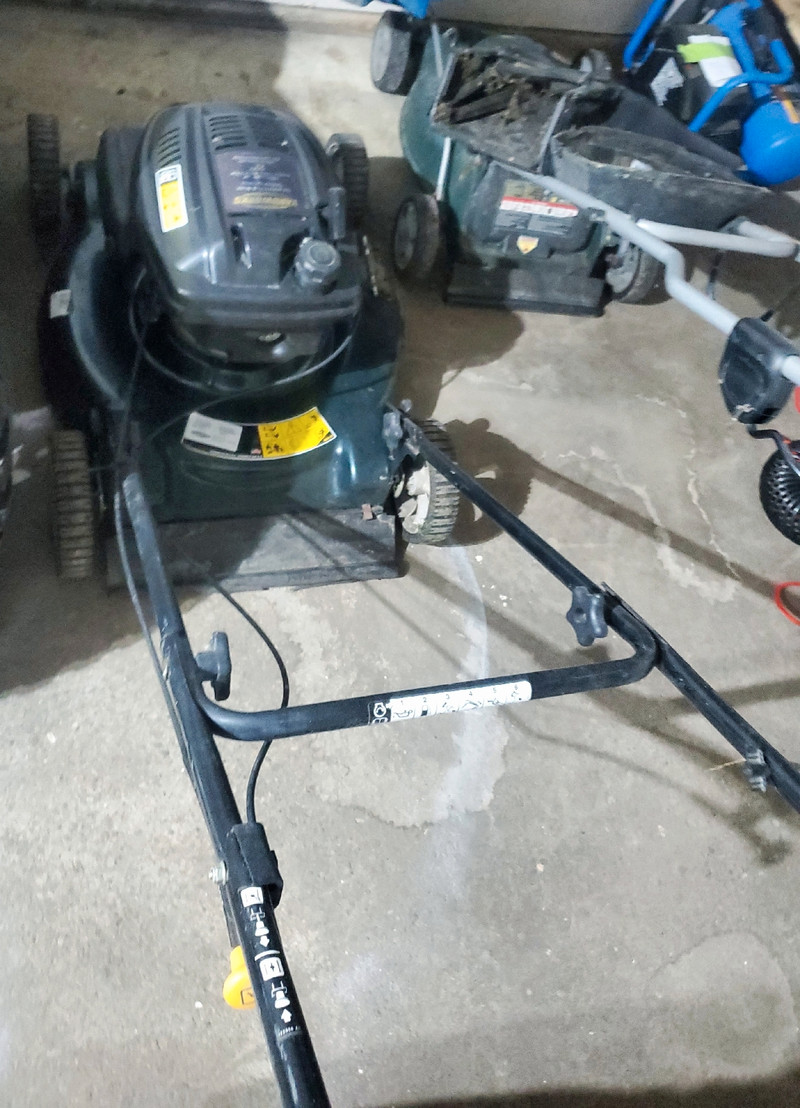 used-lawn-mowers-lawnmowers-leaf-blowers-edmonton-kijiji