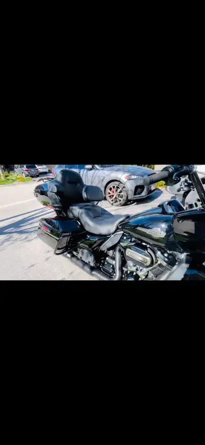 Description Beautiful clean bike with many extras. All blacked out. All parts are official Harley pa...