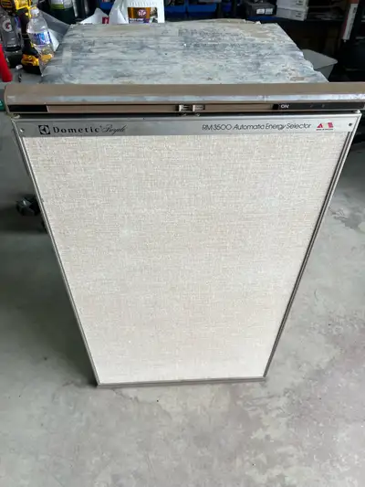 Dometic Royale RM3500 fridge 3 way fridge 12v/110v/propane. Worked when taken out of RV. Measurement...