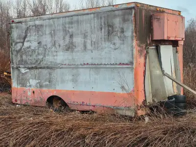 This old truck box is incredibly sturdy and ready for a new home! It's been sitting for a while, so...