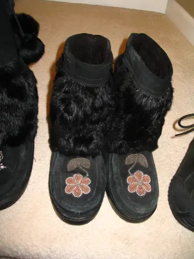 SIZE 8 MANITOBAH MUKLUKS, View more