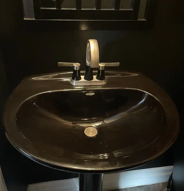 Bathroom Sink & Faucet