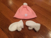 Infant girl toque and mits