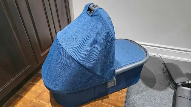 uppababy bassinet in Strollers, Carriers & Car Seats in Mississauga / Peel Region - Image 3