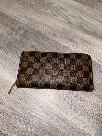 Louis Vuitton - 100% AUTHENTIC! Damier Ebene Long Zippy Wallet, View more