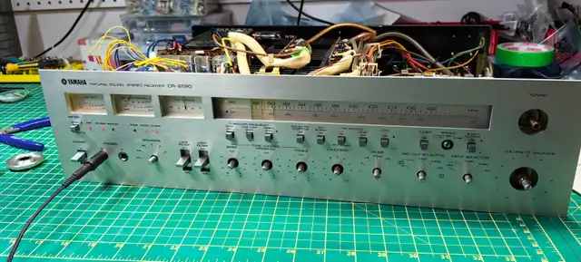 Vintage YAMAHA Receiver CR-2020/1020 Restoration in Stereo Systems & Home Theatre in Markham / York Region - Image 7