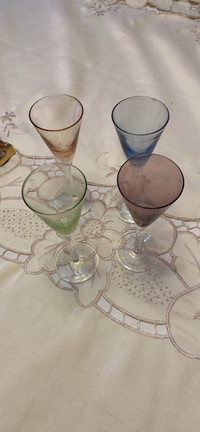 4 glasses for liquor