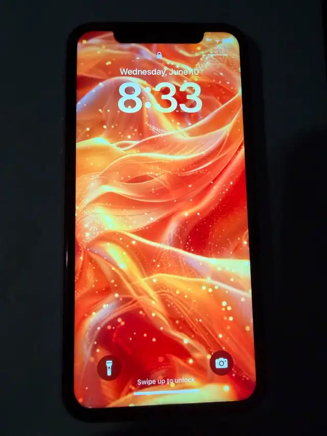 iPhone XR 128g Blue Excellent condition479554625697239040